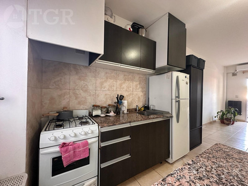 Venta Departamento Monoambiente Con Cochera Cubierta En Caseros