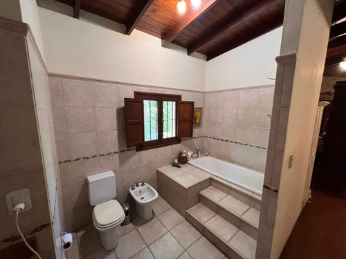 Casa Quinta, Alquiler Temporario. Excelente Ubicación, Seguridad, Arboleda De 100 Años Y Muy Bien Amoblada.