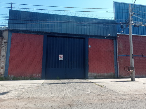Propiedad Con Oficinas Y Galpones Con Corriente Trifásica