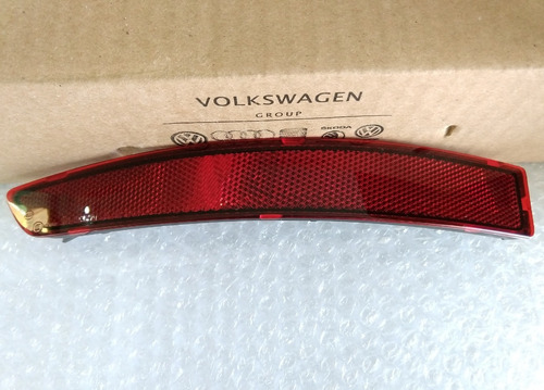 Imagen 1 de 3 de Reflejante Fascia Trasera Jetta A6 Mk6 15-17 Original Piloto