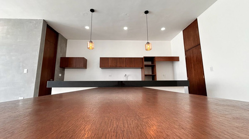 Villa Con Alberca, En Privada Residencial En Venta En Temozón Norte, Mérida