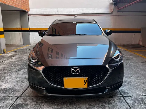 Mazda 2 Sport 1,5 AT Touring Carbón Edition