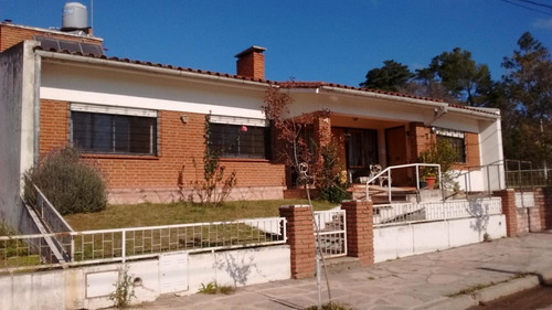 Casa En Venta 3 Dormitorios Tanti