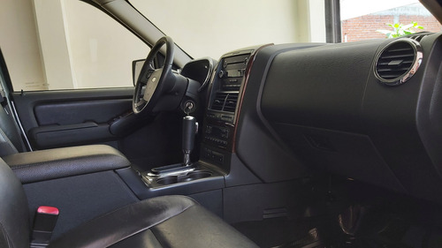 Ford Explorer Limited V8 Sync 4x2 Mt