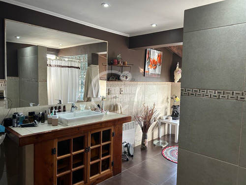 Casa En Venta De 3 Dorm. En Lo Barnechea Arrayán