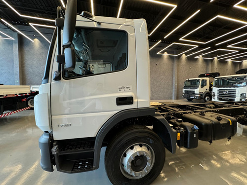 Caminhão Mercedes Benz Atego 1719 4x2 2025 Sem Implementos