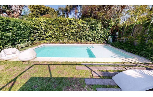 Imagen 4 de 30 de Casa En Venta En Olivos Con Pileta Y Jardin