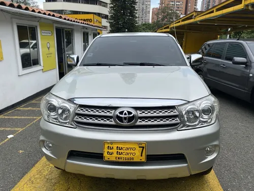 Toyota Fortuner 2.7 Sr5 At 4X4