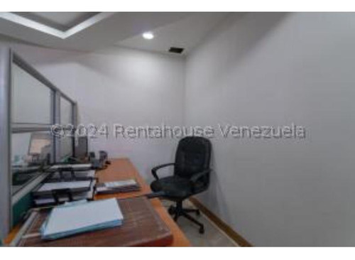 #24-17255 Excelente Edificio Industrial En La Trinidad
