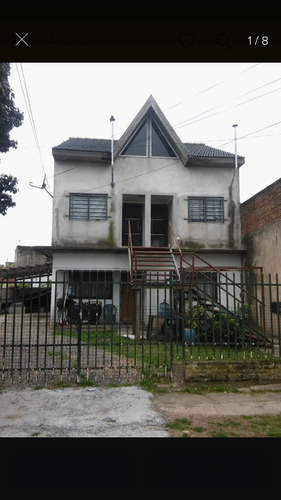 Casa En Pta Baja Y 2 Deptos En 1er Piso De 60 Y 66 M2 C/u