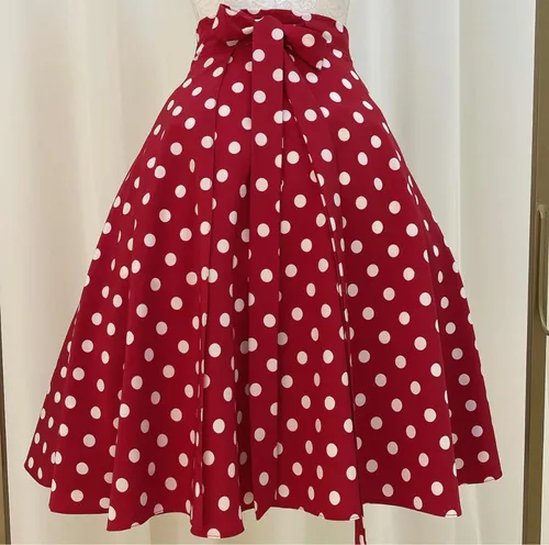 Saia vermelha de bolinha branca hot sale