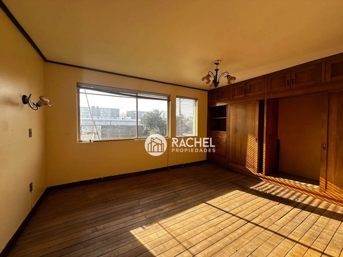 Se Vende Propiedad Con Gran Terreno En Inmejorable Ubicación