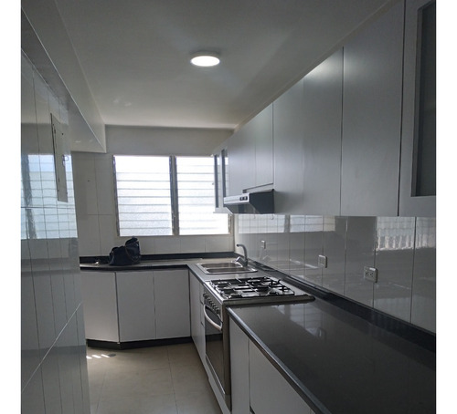 Vendo Apartamento 153m2, 3 Hab/ 3 Bañ/ 2 Ptos/ 1 Mal. Club Hípico