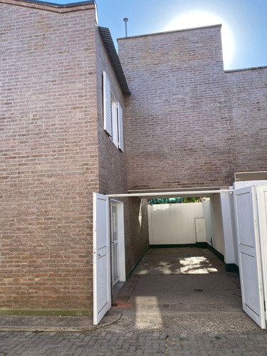 Venta Dúplex 3 Dormitorios B° San Martín