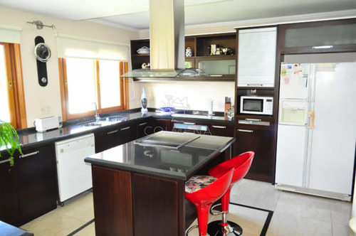 Casa En Mansa, 5 Dormitorios Abierto A Negocios, Toma Terreno O Apartamentos .puede Financiar 40% Con Interes