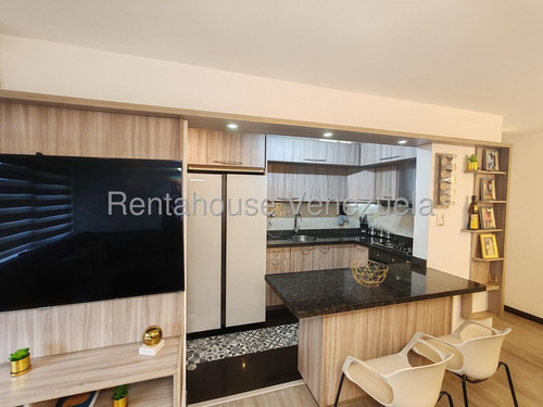 Apartamento Piso Bajo 74m², 2h, 2b, 1p, Mls #25-22517 En Venta En La Tahona, Moderno Apto En Una Zona Exclusiva De Caracas, Amoblado Con Artefactos Y Mobiliario De Calidad / Isabel Gómez