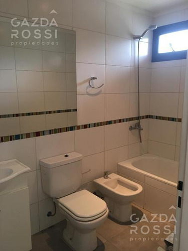 Imagen 8 de 12 de Impecable Departamento En Planta Baja Con Parrilla Propia Y Piscina En Complejo Las Cavas