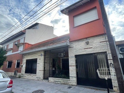 Casa Chalet  En Venta En Olivos, Vicente López, G.b.a. Zona Norte
