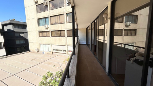 Avda. Nueva Providencia 2211.