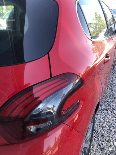 Imagen 9 de 22 de Peugeot 208 1.6 Feline 2018 70.000km