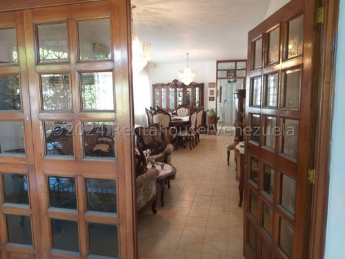 Carla Gonzalez Casa En Venta Urbanizacion Los Palos Grandes Mls #25-3878 Sc