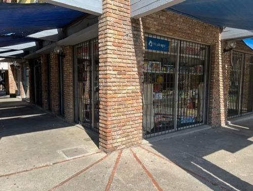Imagen 20 de 20 de Venta , Local Comercial Completo, Complejo Buceo O Venta Llaves