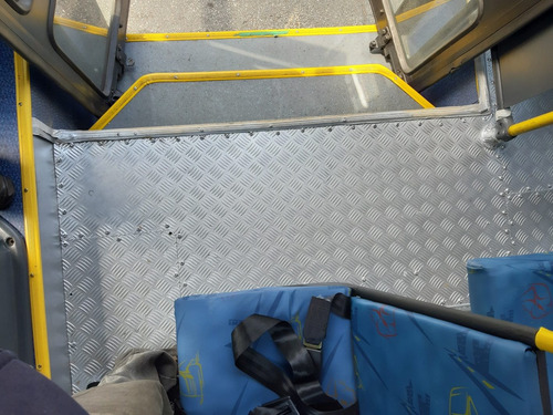 Imagem 10 de 14 de Volare V8 C/38 Lugar Escolar 38 LG Ônibus