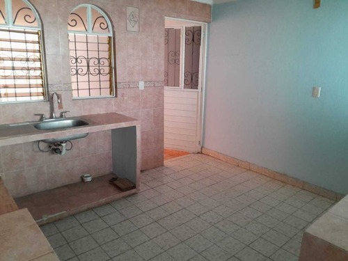 ¡casa En Renta De Dos Niveles!