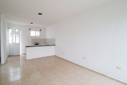 Caucel Almendros Renta De Casa De 2 Habitaciones | MercadoLibre