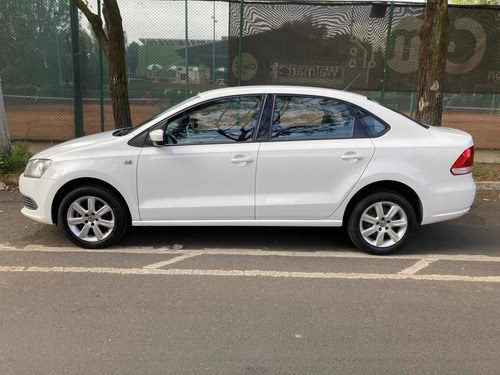 Imagen 3 de 6 de Volkswagen Vento 2015 1.6 Style Mt