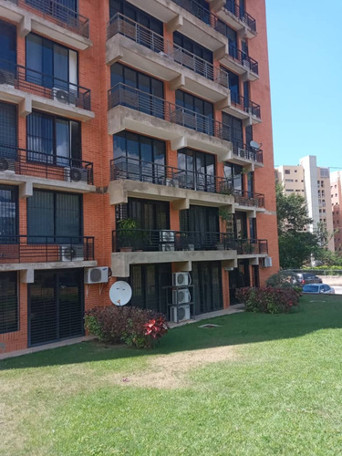 Apartamento En Lomas De Mañongo C-9217