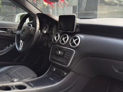 Mercedes-Benz Clase A 1.6 200 Cgi At