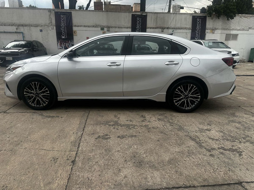 Kia Forte 4p GT L4/1.6/T Aut
