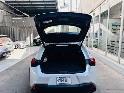 Lexus UX 5p 300h HEV L4/2.0 Aut