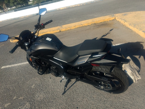 Bajaj Dominar