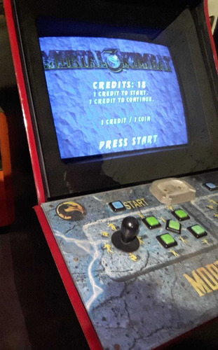 Máquina Arcade Mortal Kombat 3 (Usado)