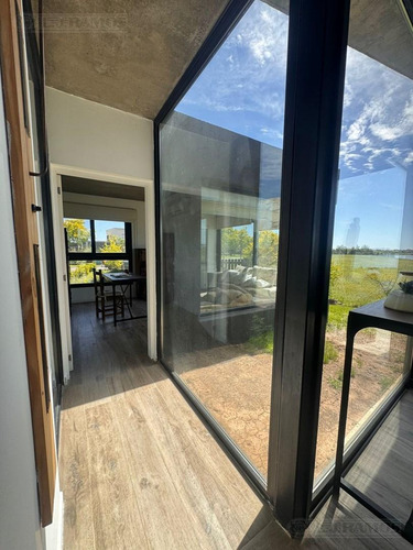 Casa Con Excelente Diseño En Barrio Marinas Puertos Del Lago