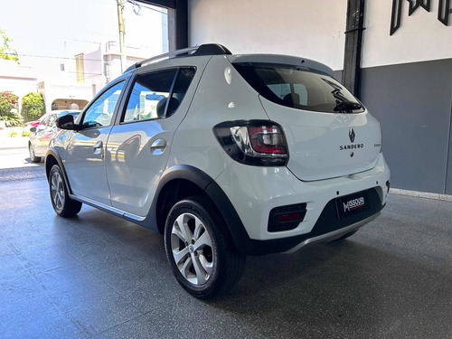 Imagen 7 de 25 de Renault Sandero Stepway 2017 1.6 Privilege 105cv