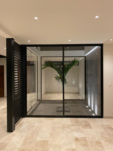 Luxury Home En La Condesa Juriquilla, 4ta Recamara En Pb, C.290 M2, Lujo