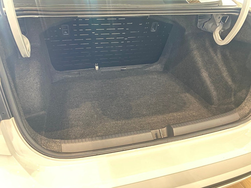 Imagen 12 de 24 de Volkswagen Virtus Trendline Mec Unidades Limitadas 2023