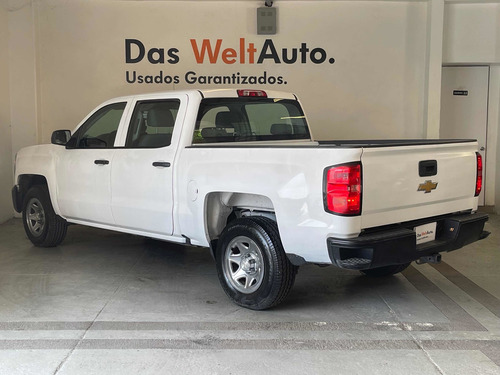 Imagen 5 de 15 de Chevrolet Silverado 2017 5.4 2500 Doble Cabina Ls 4x2 At