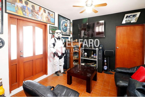 Casa De Los Cisnes En Venta En Aquiles Serdán A Una Cuadra De La Playa.