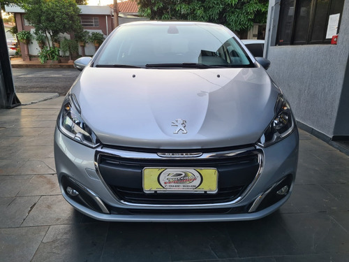 Imagem 2 de 9 de Peugeot 208