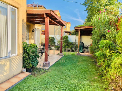 Se Vende Hermosa Casa En Condominio Con Acceso Controlado