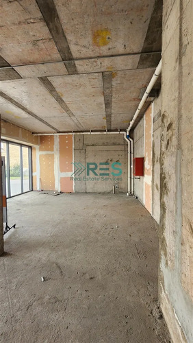 Oportunidad Imperdible Debajo De Edificio Residencial 