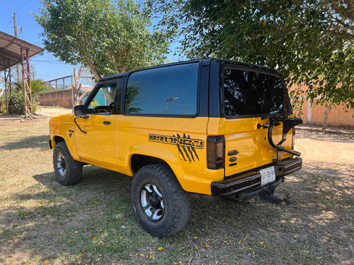 Ford Bronco 1985 Hermosa 4x4 Funcionando 6 Cil Estándar