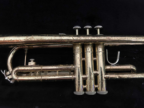 Imagen 3 de 5 de Trompeta Bach Tr300 Dorada Con Maleta