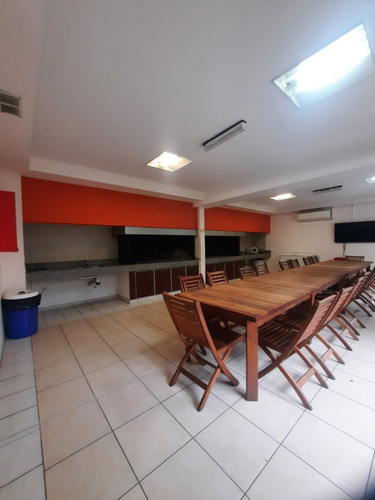 Haz Realidad Tu Sueño!! Venta Departamento 2 Dorm. B° Gral. Paz C / Cochera. Categoria!