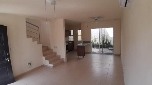 Imagen 4 de 12 de Casa En Renta En Playa Del Carmen.