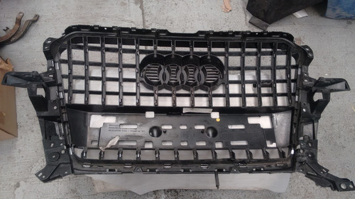 Parrilla Q5 13/16 8r0853651 Ab C/ Detalles (Usado)